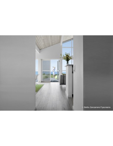 Zanzariera a battente con molla di ritorno